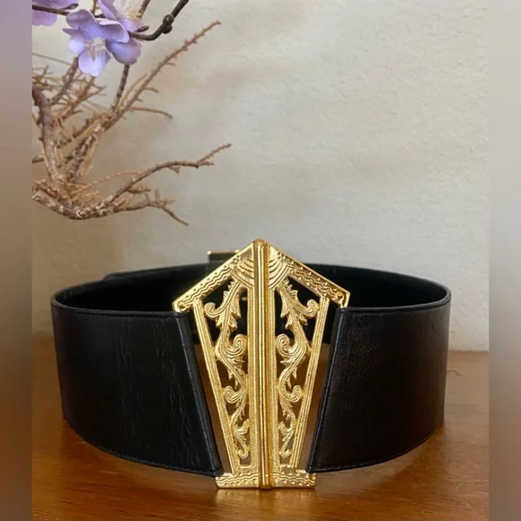 CHANEL | Accessories | Chanel Vintage Black Leather 24k Gold  display picture 3